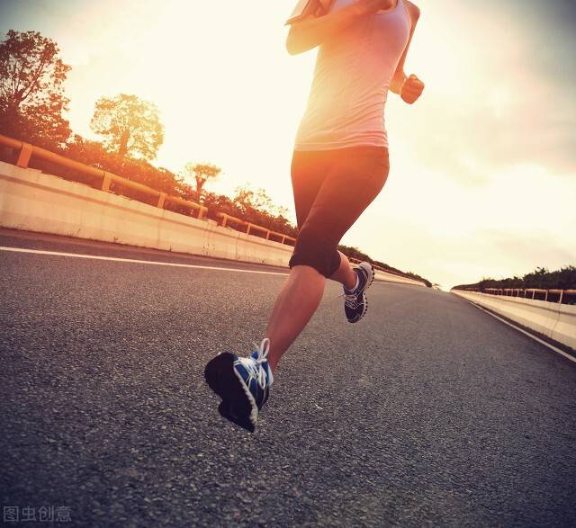 晚饭后多久可以跑步？坚持跑步多久，才能瘦下来？
