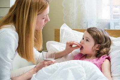 孩子得了鼻窦炎，应该选用哪些药物治疗？