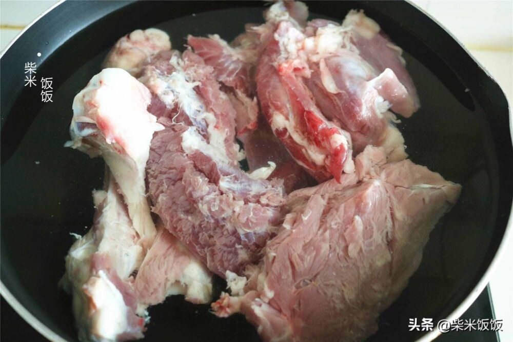 羊肉汤怎么炖？家庭做法很简单，羊汤鲜美香醇，没有腥膻味