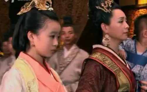 悲哀皇后张嫣：11岁被迫嫁给舅舅，终其一生都是吕雉的棋子