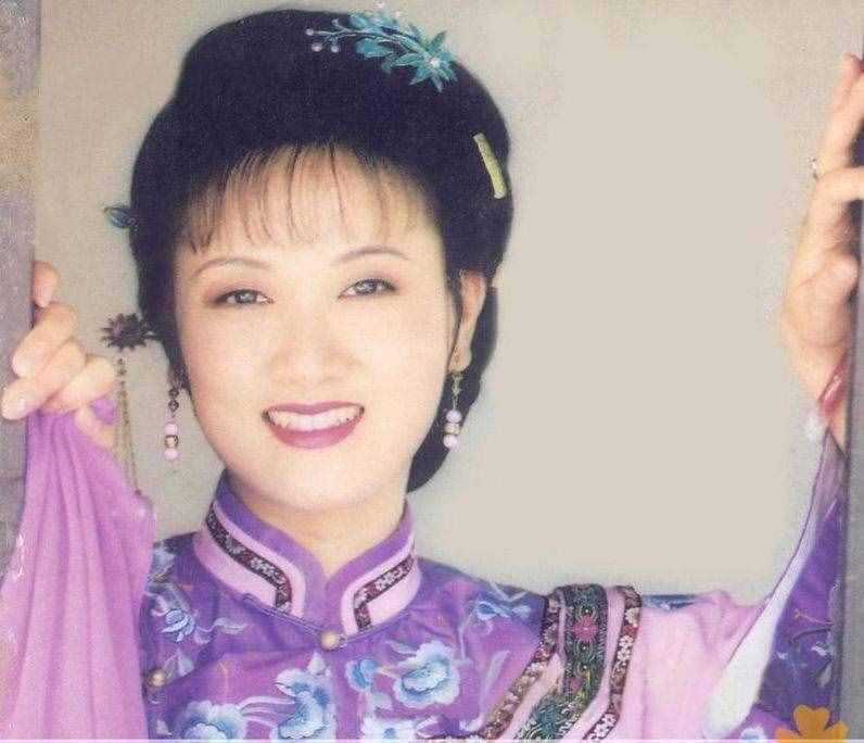邓婕嫁给张国立30年，为何没有生孩子？说出的真相让人感动！