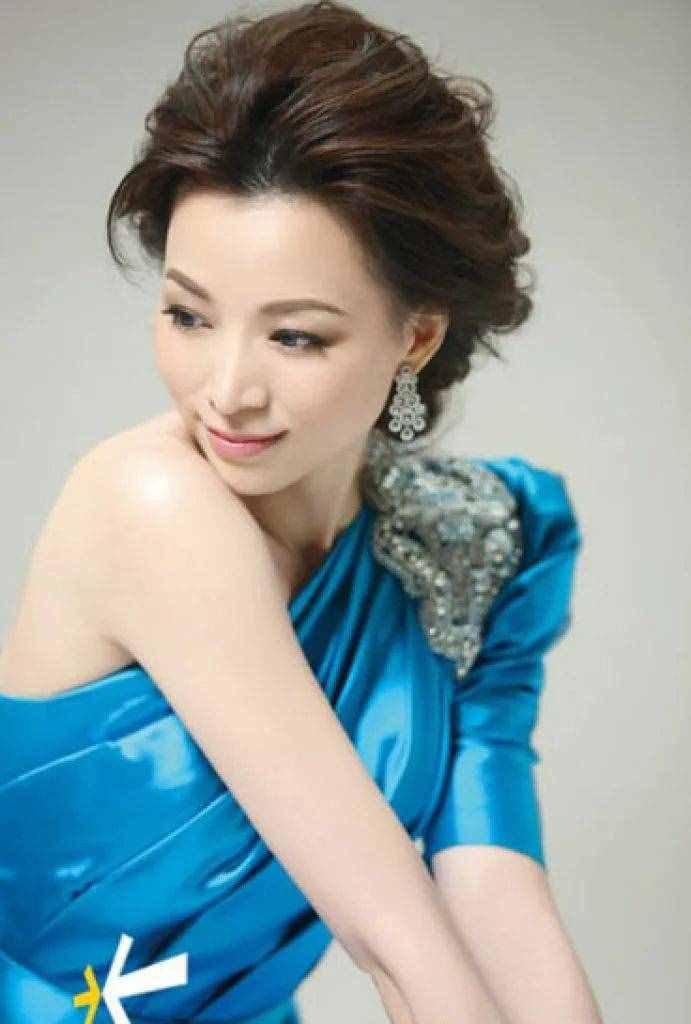 中国十大最红美女主持人！董卿柳岩伊一谁的魅力强？