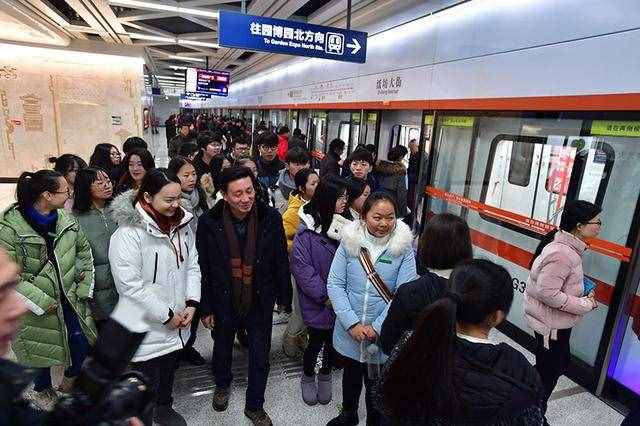 纸坊线开通 江夏市民享福利 到三站一场、武汉三镇商圈，利用地铁出行便捷