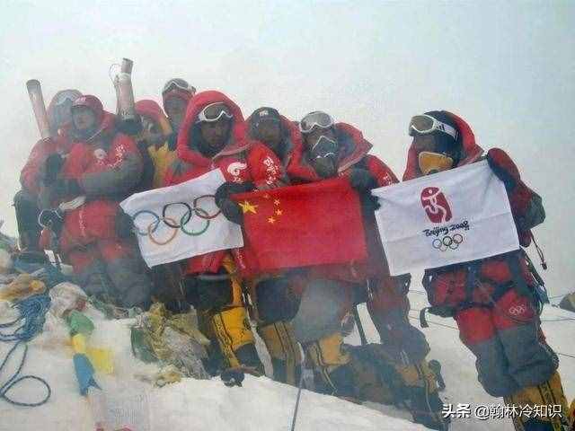 登顶珠穆朗玛峰有多难，没钱别考虑，还要克服三大难关