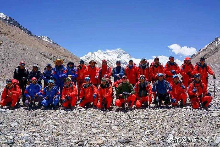 登顶珠穆朗玛峰有多难，没钱别考虑，还要克服三大难关