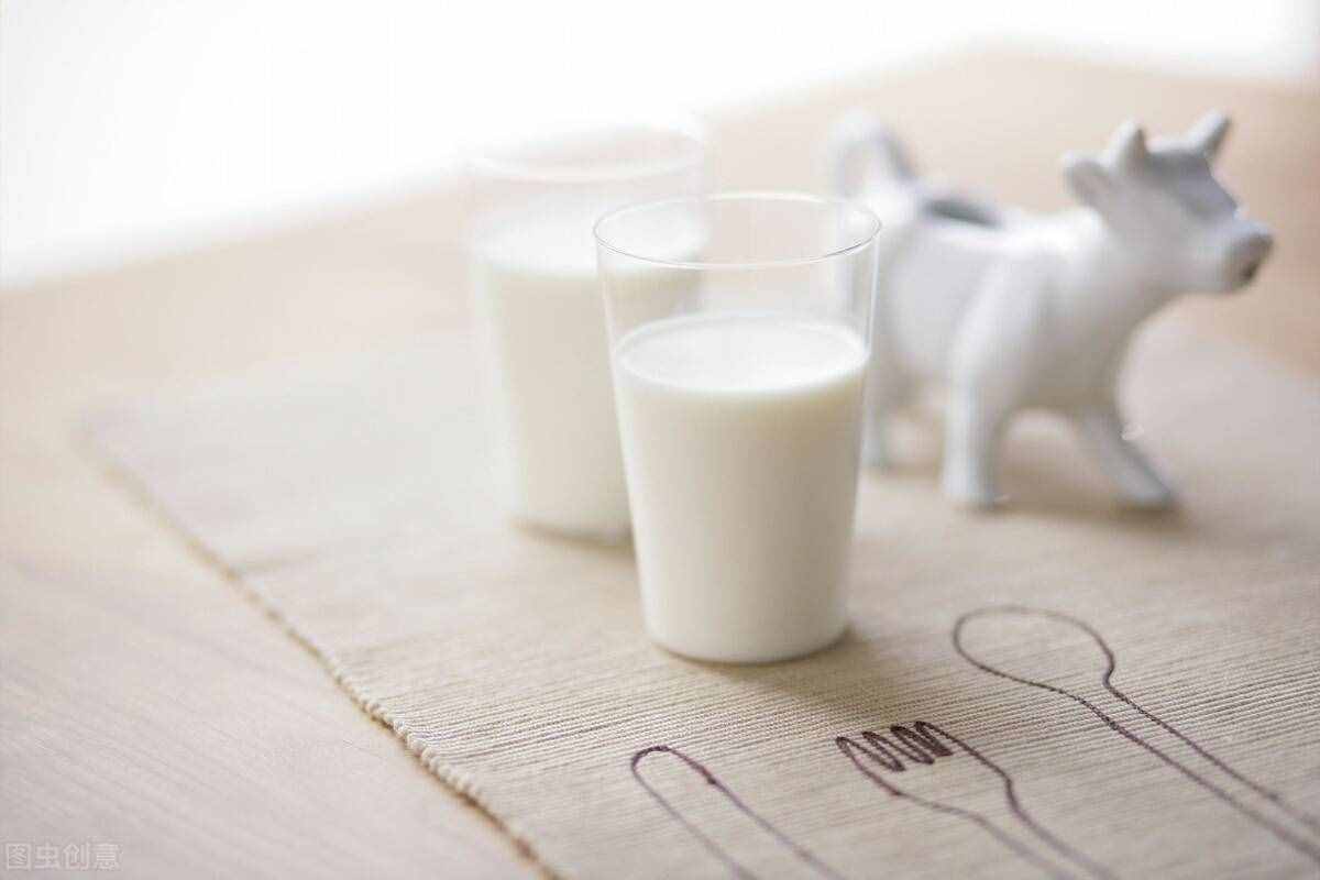 美国新膳食指南推荐低脂奶，全脂奶、脱脂奶到底该选哪个？