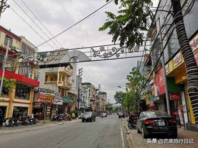 两个广东女孩越南自由行，住宿老街50元一晚，对面就是中国云南