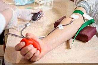 辟谣：因为对身体有危害，所以医生从不献血？