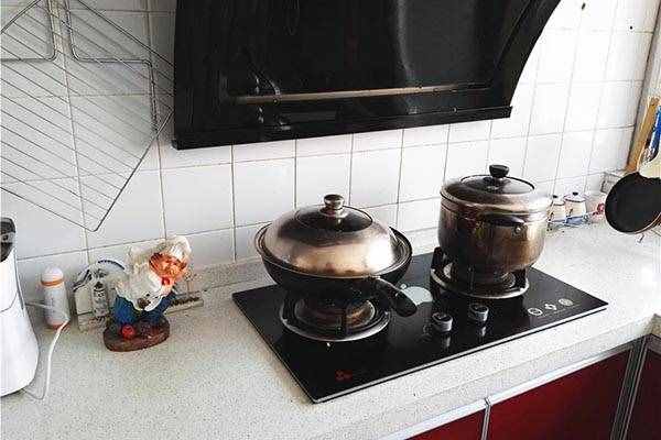 网上有很多关于不粘锅有害的说法，是真的吗？有没有依据？