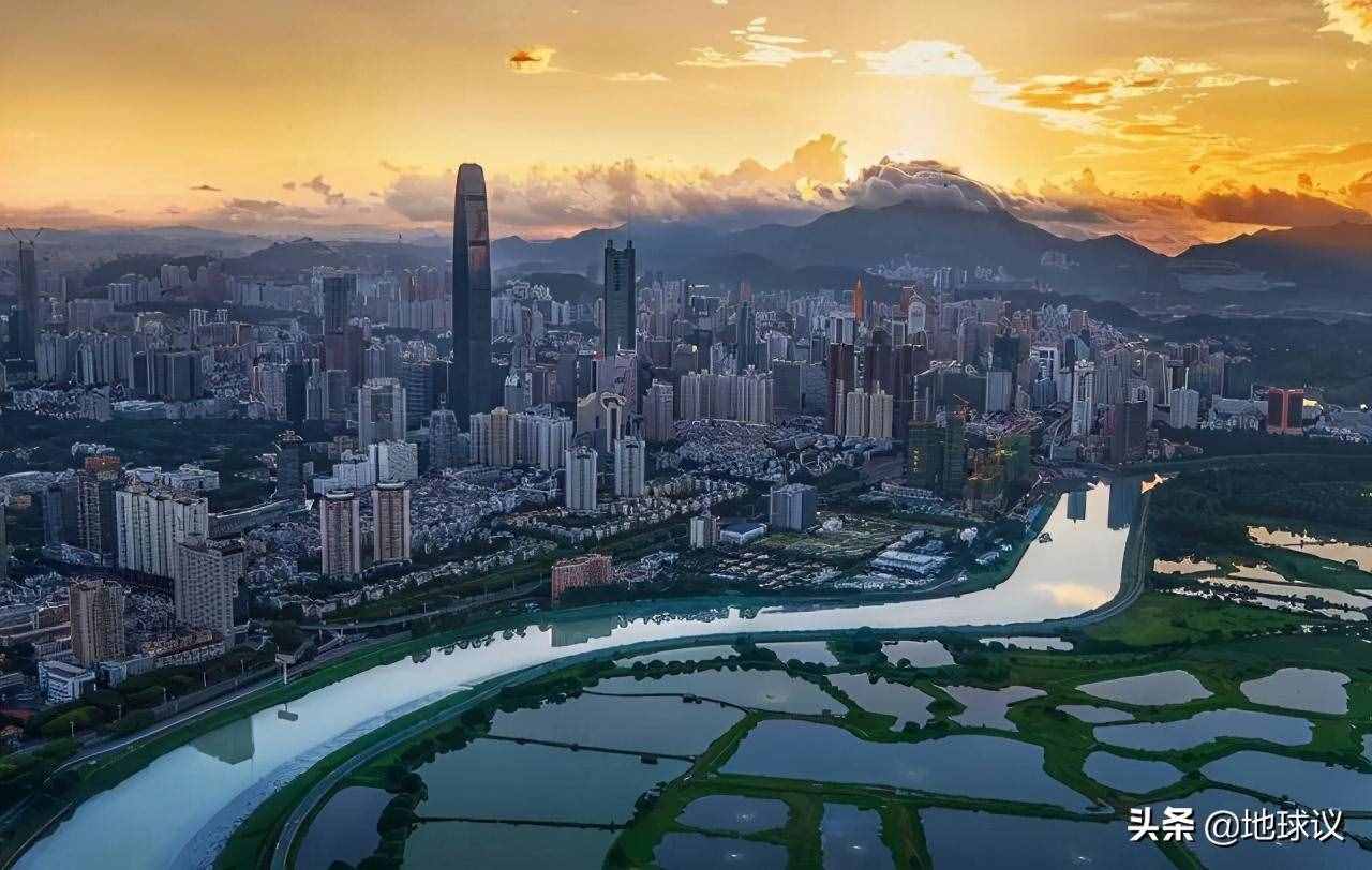 香港大片土地未开发，为何还要填海造陆？背后全是私人财阀的算计