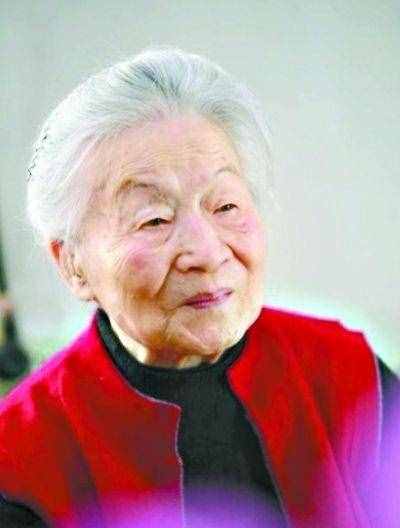 杨绛女士被尊称为“先生”与她出身于书香世家有一定的渊源