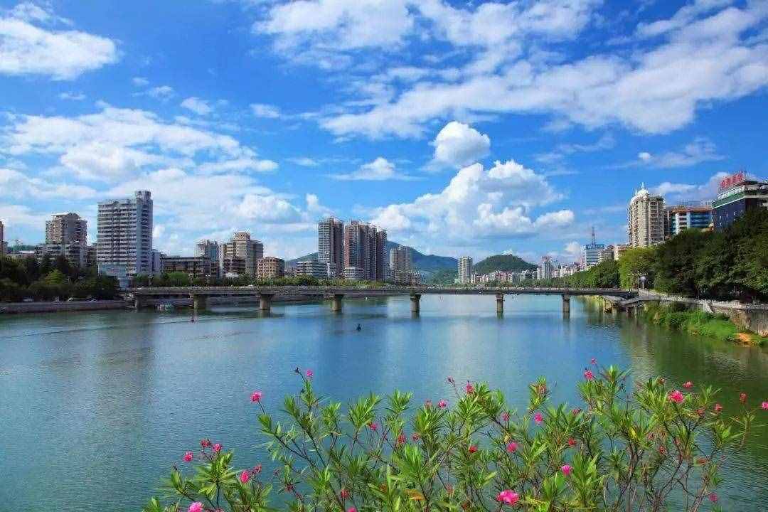 广东有一座很适合养老的城市，这里绿化好，环境佳，节奏慢物价低