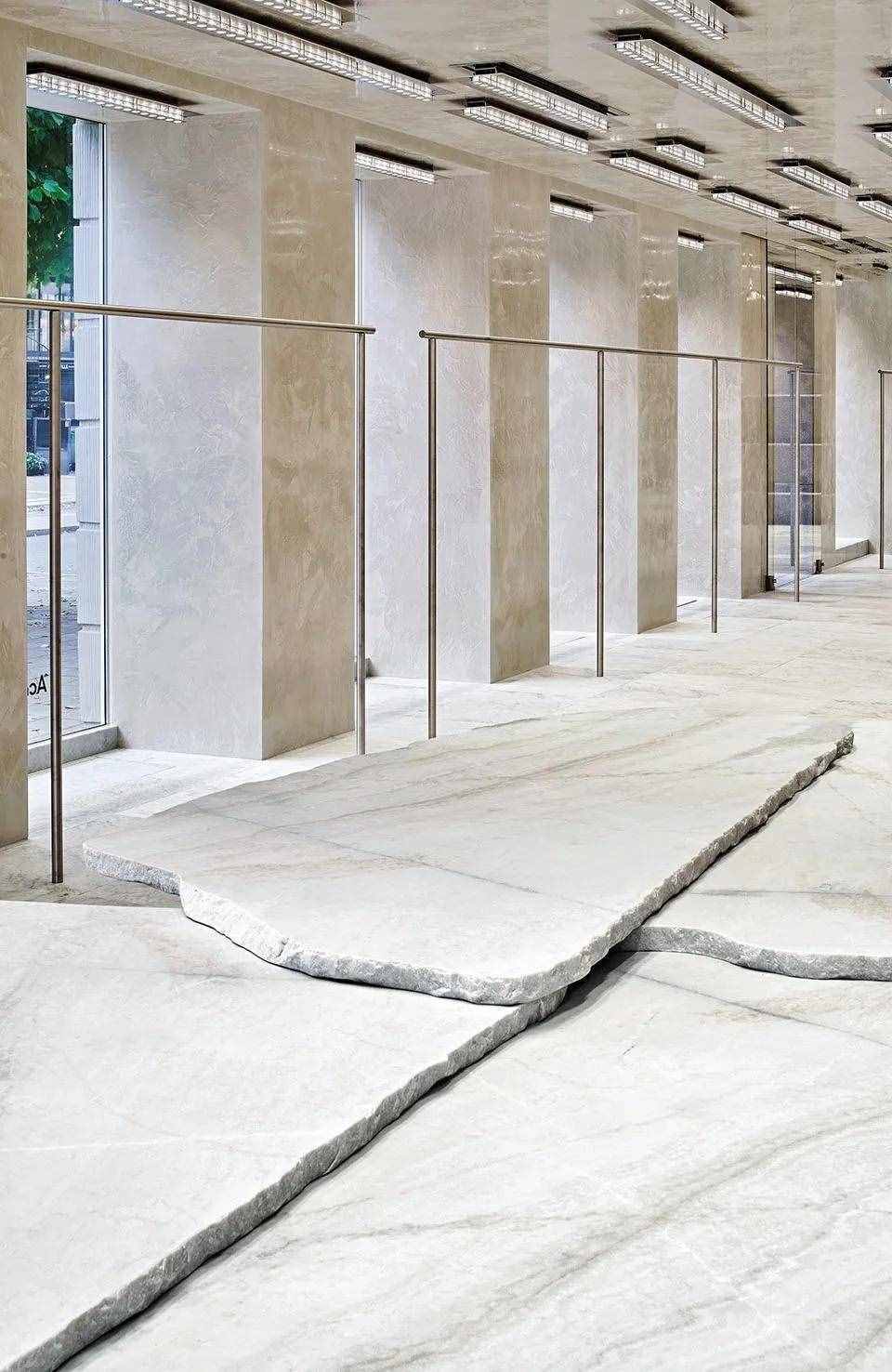 瑞典ACNE商店：延续石材的两面性，让老建筑重获新生