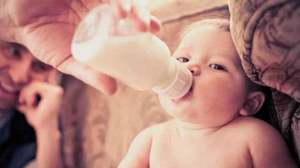 婴儿奶粉明明配方差不多，为什么要分段？不分段的家长都后悔了