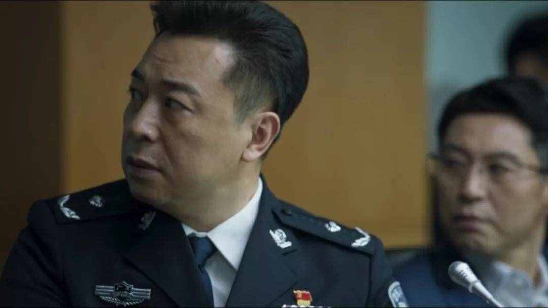 《破冰行动》李飞出道三年是一级警司，李维民是什么级别？