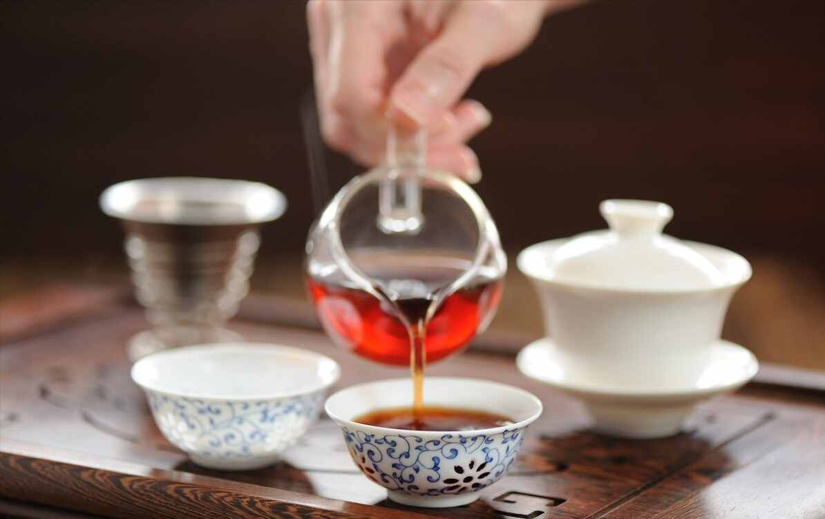 普洱口粮茶什么价位比较合适？二三十元一饼的普洱茶，能喝吗？