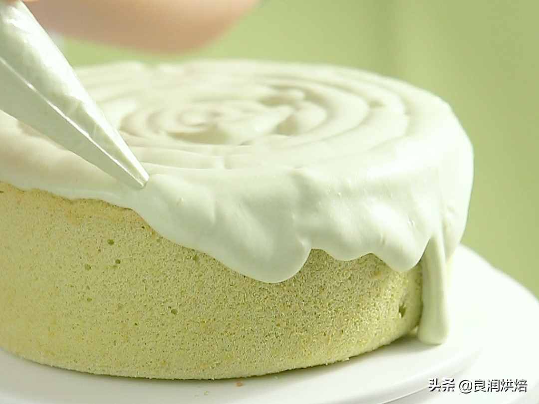 爆浆蛋糕原来是这么做的，如何制作奶盖很关键，配方大公开