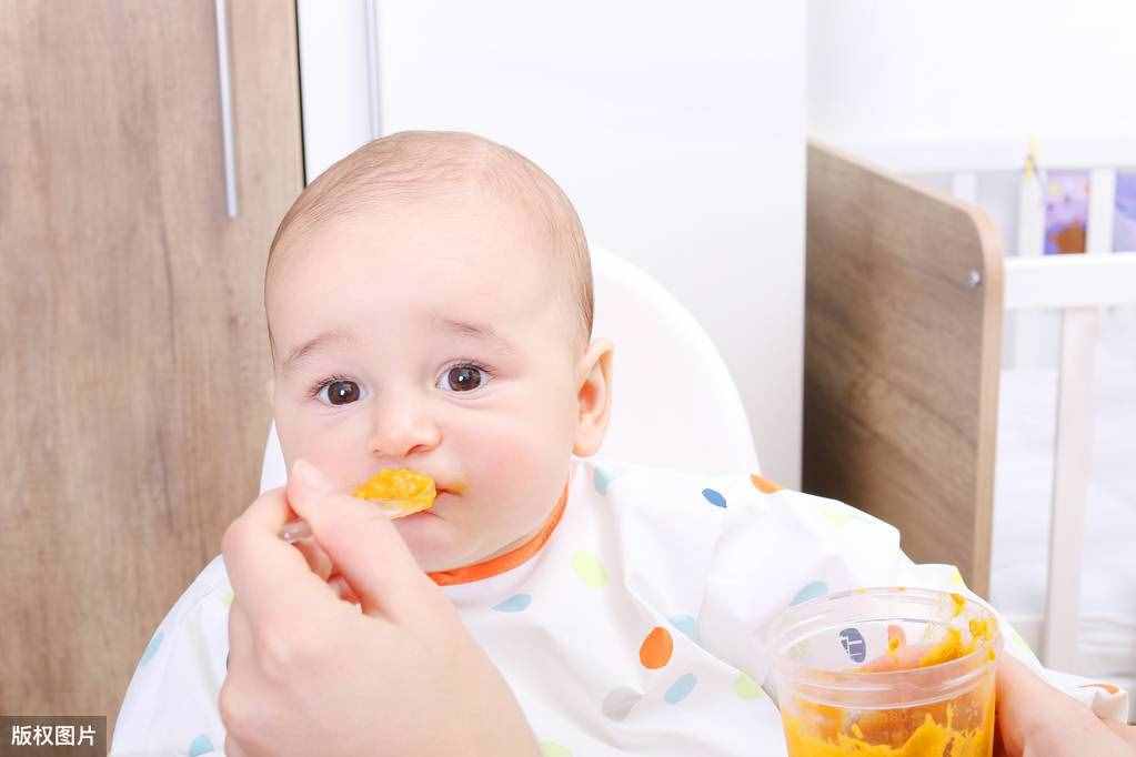 宝宝4-6个月吞咽期详细喂养攻略！16个营养辅食食谱，宝妈收藏好