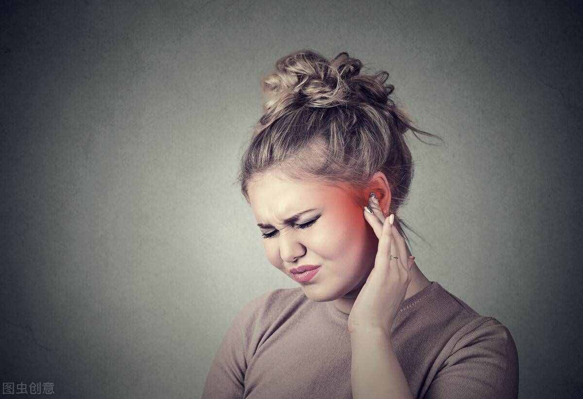 什么是中耳炎，会导致哪些并发症？该怎么治疗？