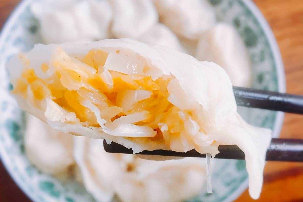 酸菜素饺子好吃有窍门，按照这个方法和用料调馅，饺子不好吃才怪