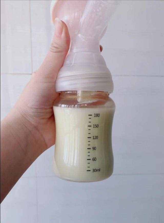 哺乳期发烧该不该继续喂奶？