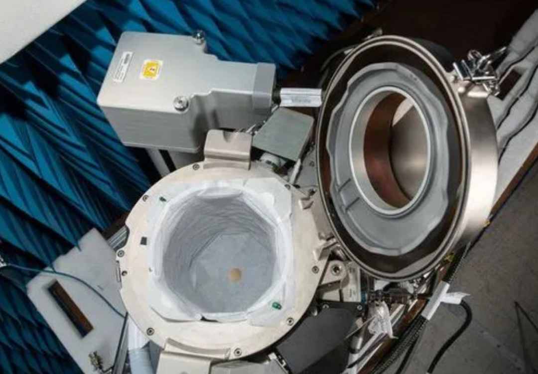 太空厕所“演变史”：神舟13号航天员在太空住6个月，怎么如厕？