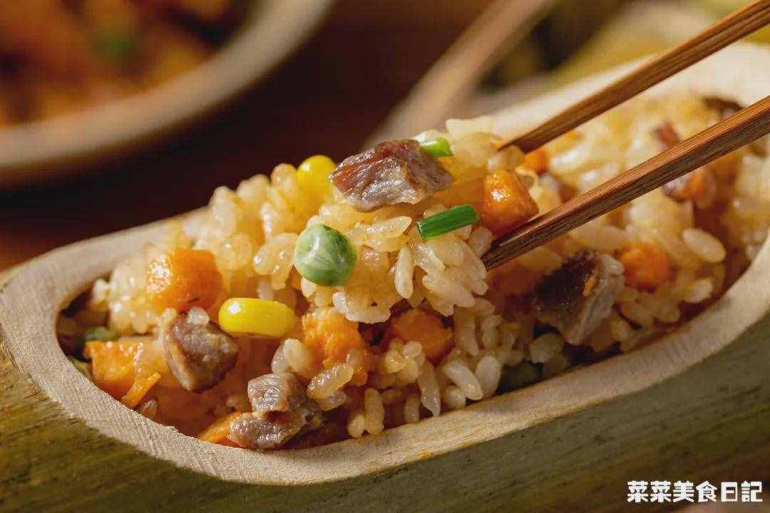 米饭这样做，肉菜全有一口闷！连碗都不用洗