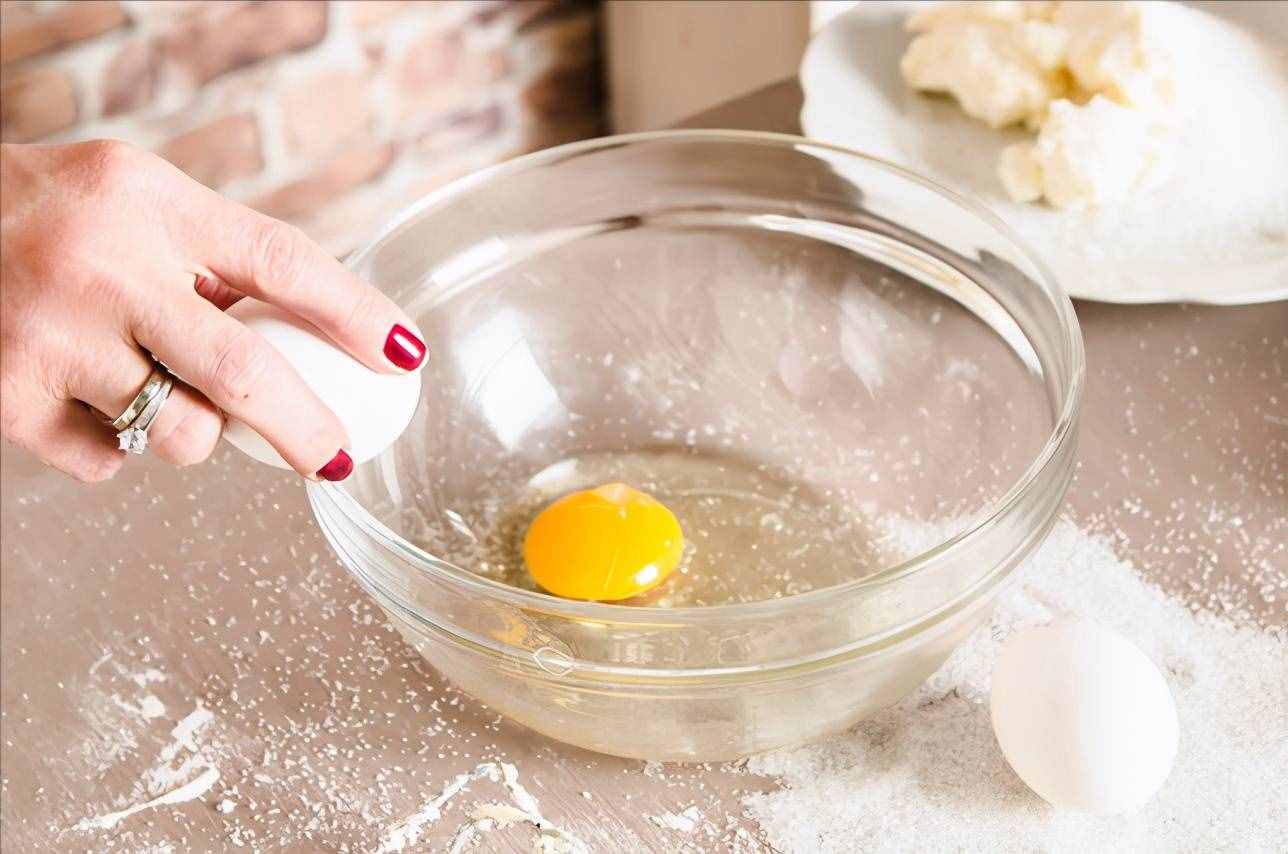 水煮荷包蛋，切忌水开直接下锅，掌握正确方法，荷包蛋圆润不散花