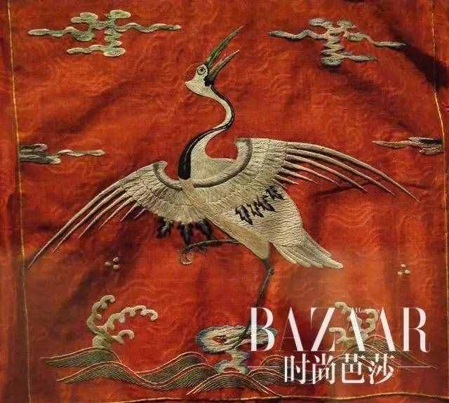 中国服饰专栏|范冰冰穿过的中国鹤，到底象征着什么？