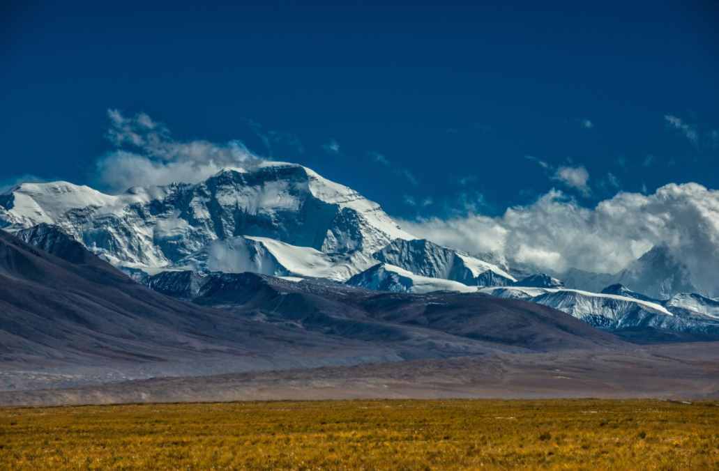 珠峰8000米的海拔上，发现了不该存在的东西，竟是人类所为？