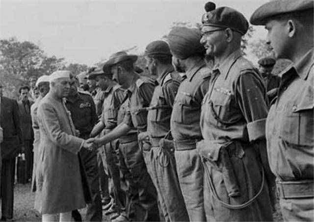 1962年中印冲突，32天全歼印度大军，中国完胜后其他国家什么反应