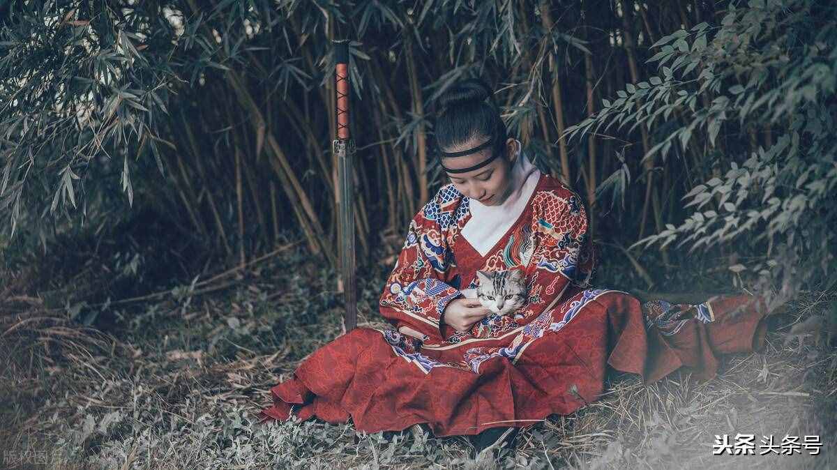 古龙小说里，有18个绝色美女，江湖中血雨腥风，基本由她们引起