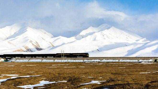 青藏铁路为什么是单行的，火车是如何会车的？