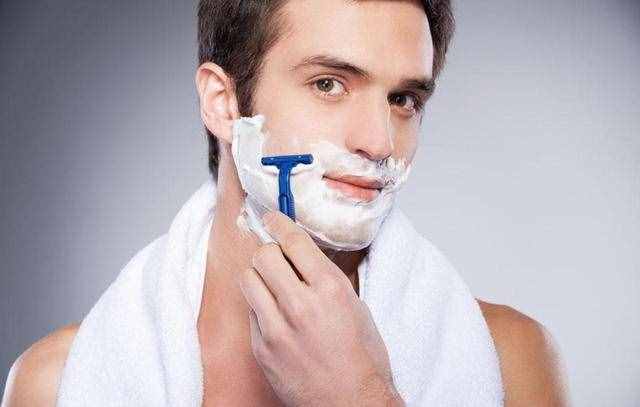男性胡子长得快是怎回事？提醒：在这3个时间段里尽量别刮胡子