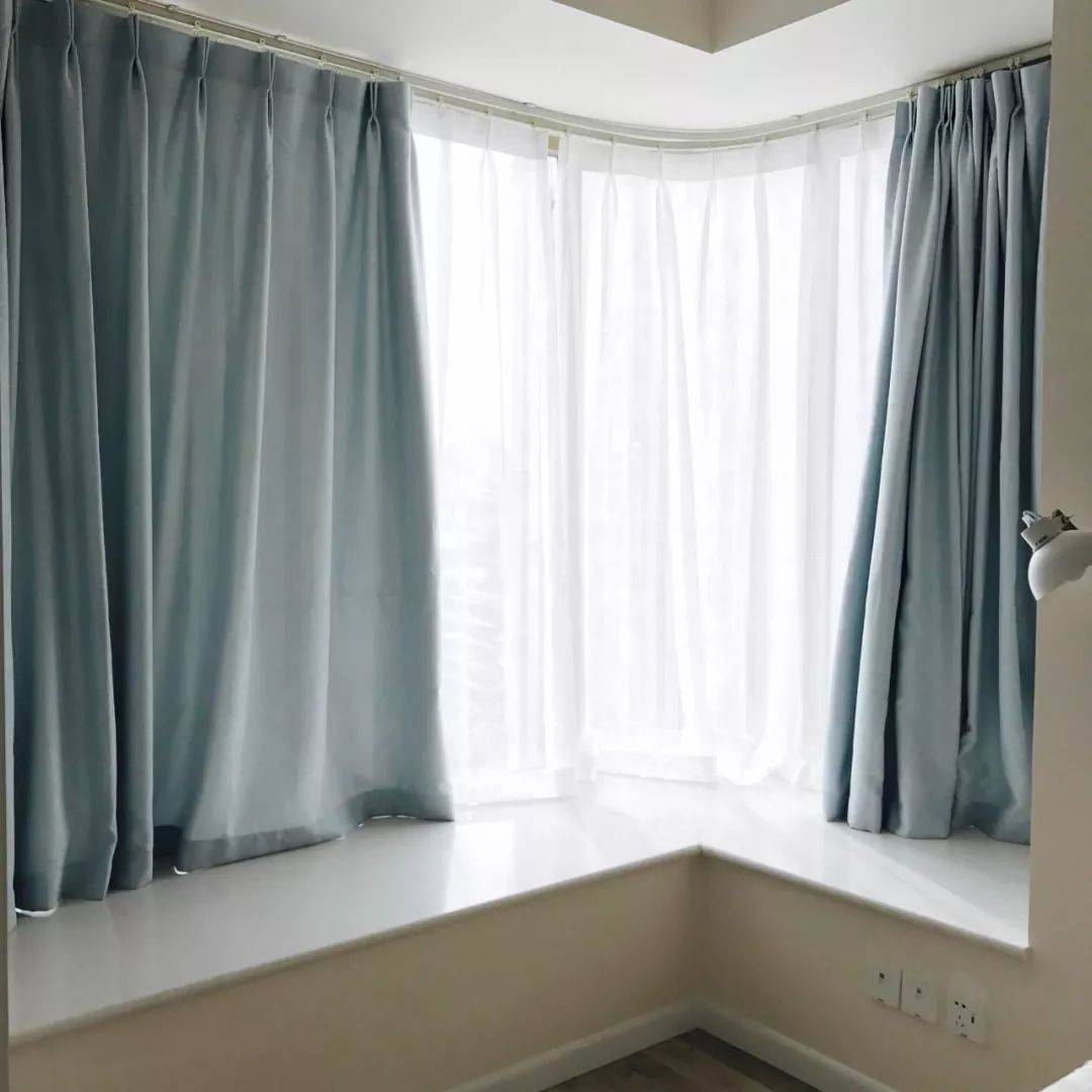 卧室有飘窗，窗帘可以这样装