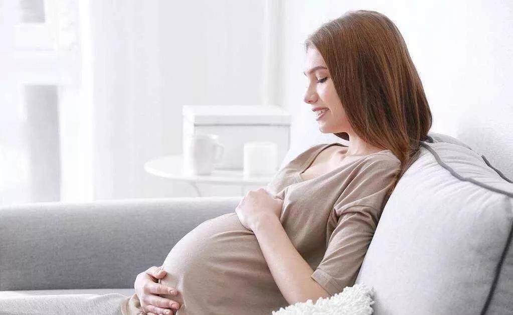 孕期缺锌易致胎儿发育迟缓，孕妈应多吃3类食物来补锌