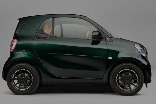 墨绿色车身 中控大屏 真皮内饰，smart完成升级，预售11万起