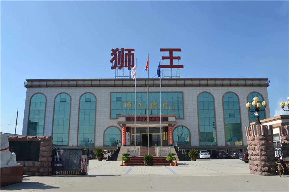 热烈祝贺狮王瓷砖连续十届蝉联中国陶界至高荣誉中国陶瓷十大品牌