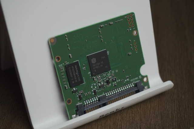浦科特 M8VC Plus 1TB SSD评测：SATA固态的“超大杯”？