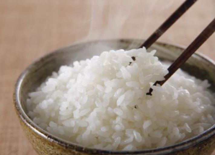 蒸米饭，洗几道米才干净？大厨说出答案，多数人做错，难怪不香软