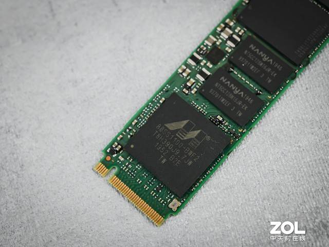 速度的王者 忆联/记忆科技AH640固态硬盘评测