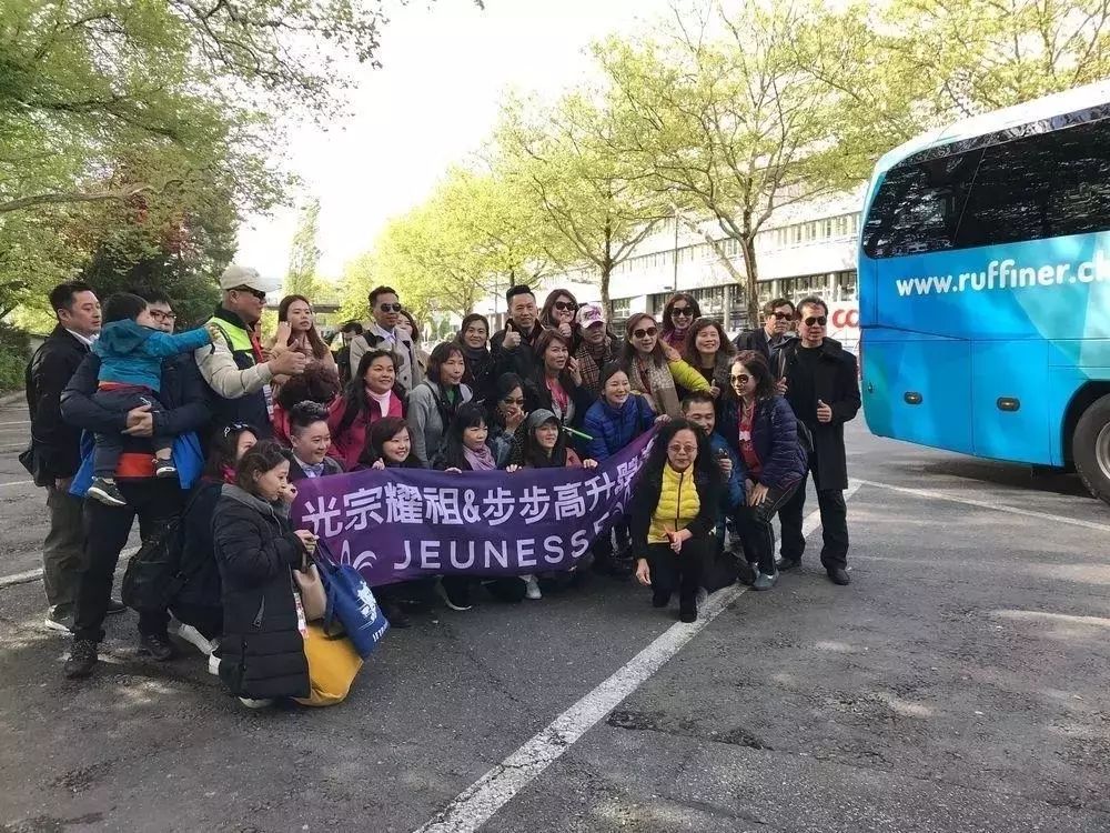 1.2万人“吓瘫”瑞士的中国旅游团，背后的婕斯是美国版“天狮”？