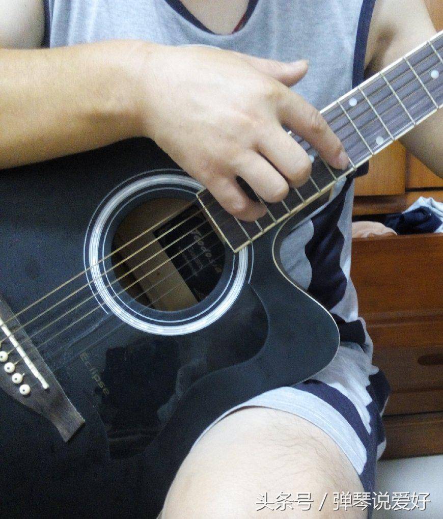 吉他泛音很简单，读完你就会弹，吉他弹奏技巧之秘密，有图有真相