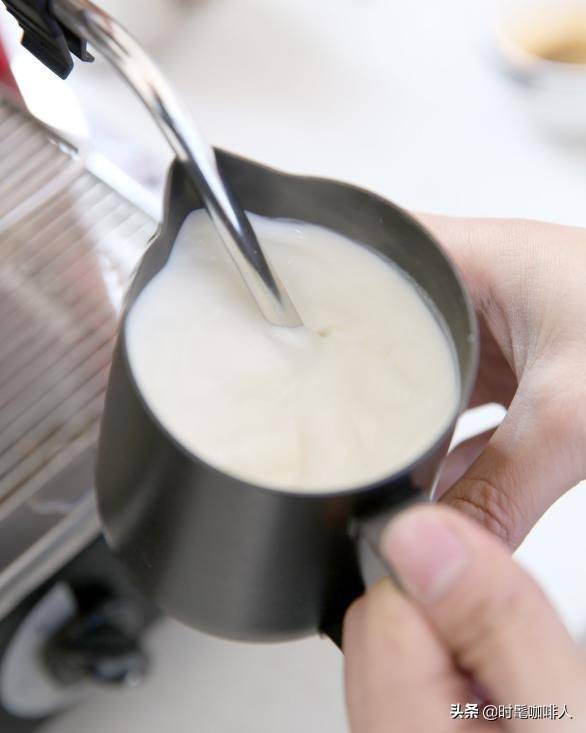 咖啡奶泡打发小技巧，你的咖啡拉花再也不会塌陷了
