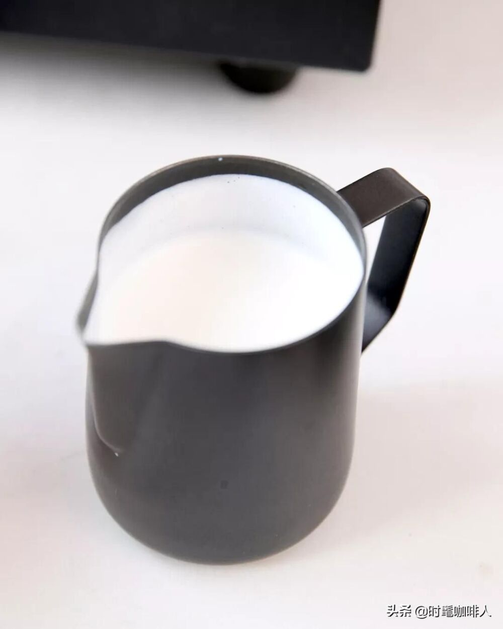 咖啡奶泡打发小技巧，你的咖啡拉花再也不会塌陷了