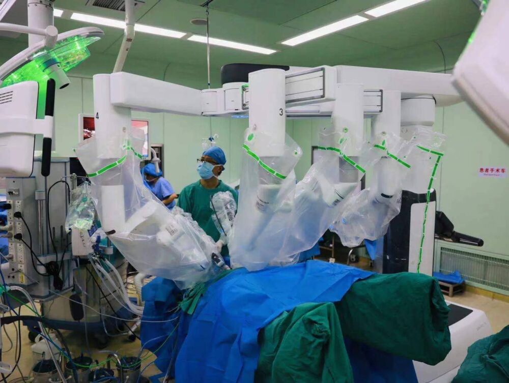 机器人平台助推成都市妇儿中心医院妇癌手术高质量发展