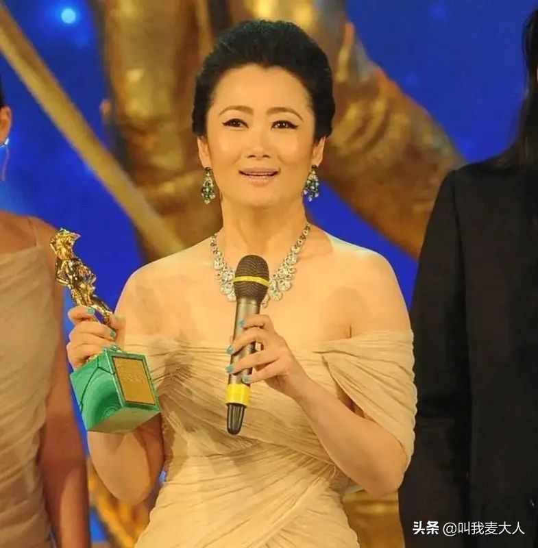 2009年，贾樟柯为何与前妻离婚？后来娶了仅次巩俐的女演员赵涛