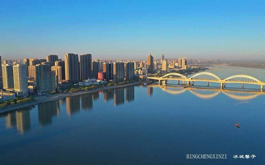 知道哈尔滨松花江上的六架大桥有多美吗？