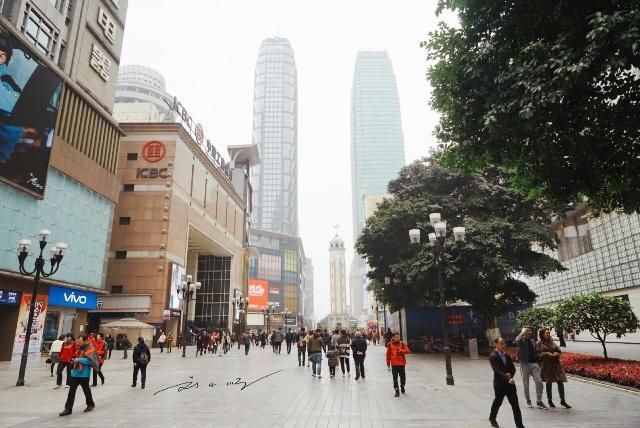 为什么很多人都说重庆这座城市只适合旅游，但不适合工作和生活？