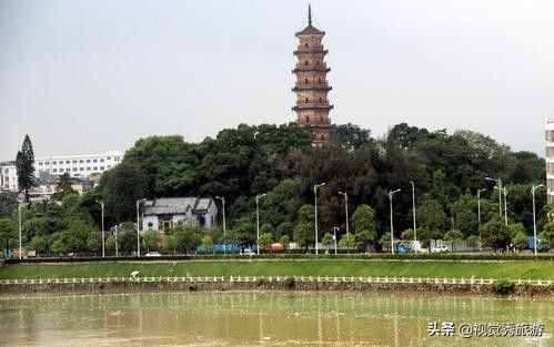 历史悠久，塔式典型，为东江著名古迹，广东省河源龟峰塔